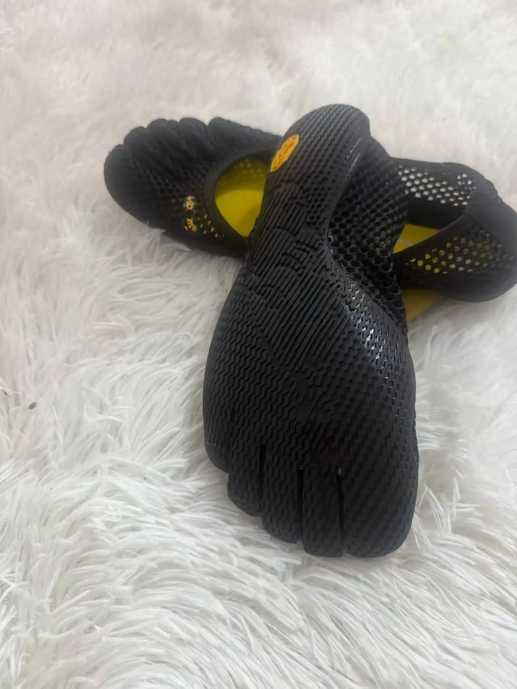 Vibram Five Finger Toe Shoes – ONYX | Groundedbae