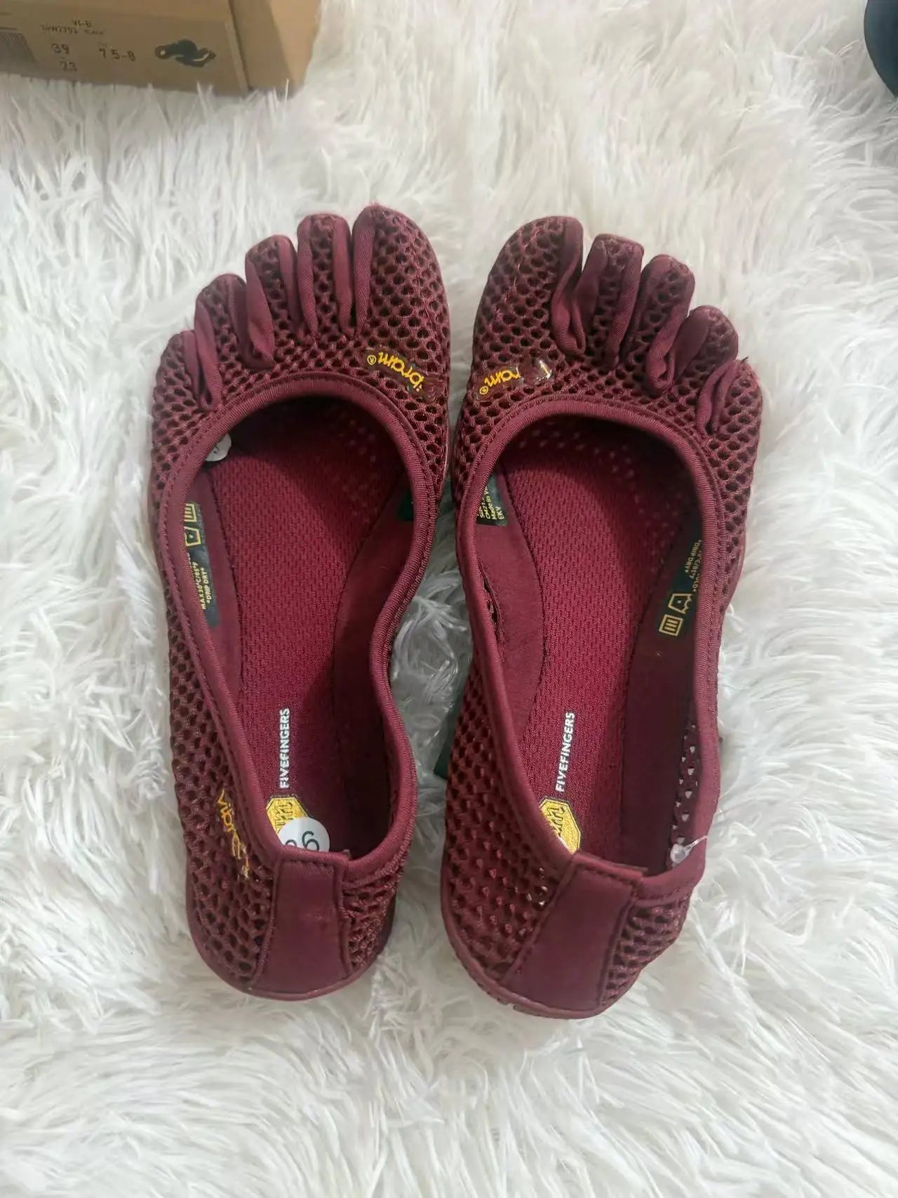 Vibram Five Finger Toe Shoes – Red Clay | Groundedbae